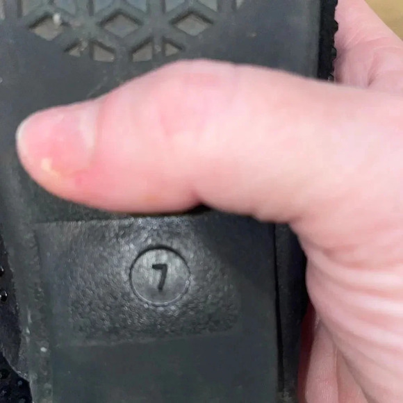 ATALENA  BLSCK RHINESTONE JEWELED EMBELLISHED CUSHIONED BLACK MULES SIZE 7 - Picture 5 of 10